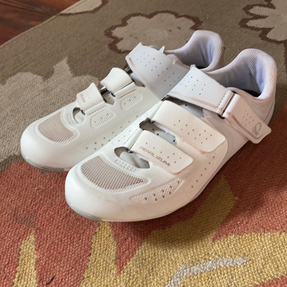 LIKE NEW Spin Bike Shoes with Cleats